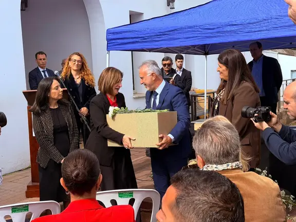 Minas de Riotinto entrega a su familia los restos del cabo Luis Ortega Godoy en un emotivo acto de memoria hist&oacute;rica
/ Foto: Ayuntamiento de Riotinto