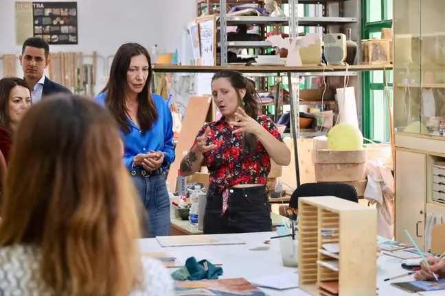 Loles L&oacute;pez en la Escuela de Arte Le&oacute;n Ortega