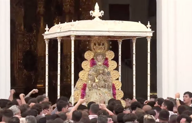Entrada de la virgen a la ermita.
