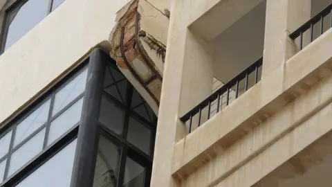 Balconada con desperfectos