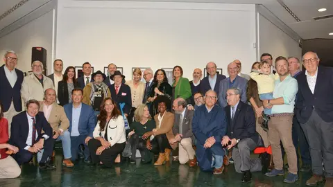 Organizadores y personas protagonistas de las fotografías