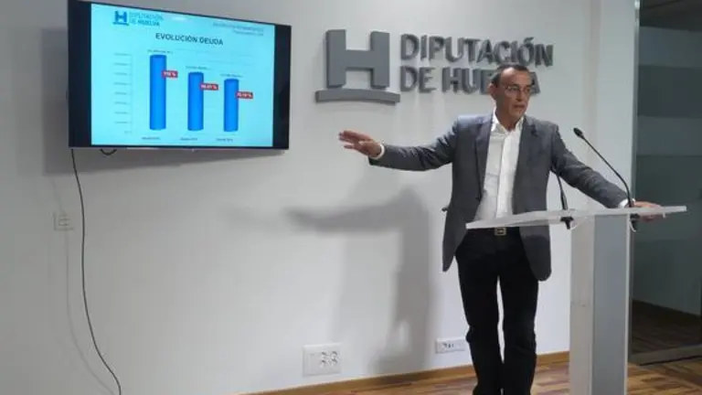 Rueda de prensa de Ignacio Caraballo. / Diputaci&oacute;n de Huelva