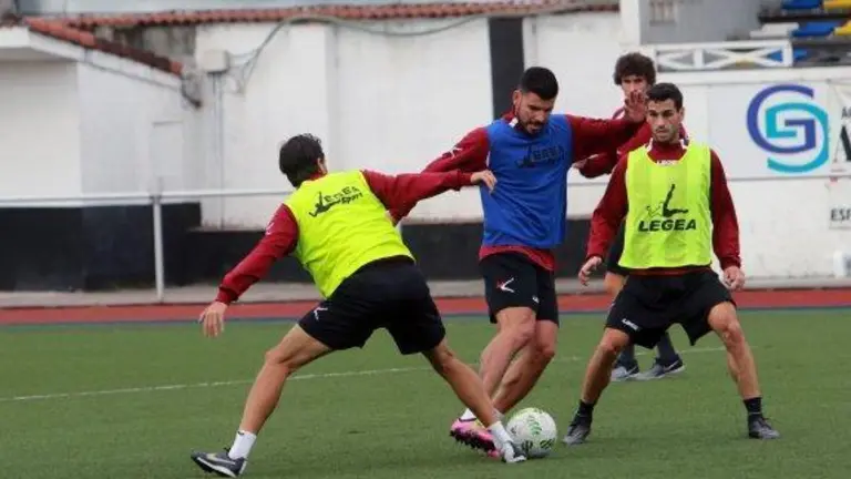 ENTRENAMIENTO DEL CAUDAL, BRAULIO CON EL PETO AZUL.
AUTOR: J.M.PARDO