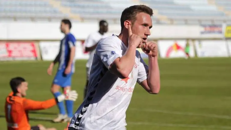 SEGUNDA DIVISIÓN B: CULTURAL - IZARRA (3-1)