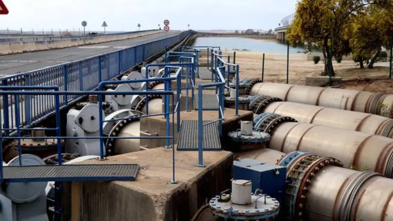 Las obras regresar&aacute;n al puente que se abri&oacute; al p&uacute;blico en verano para facilitar el tr&aacute;fico entre Huelva y Punta Umbr&iacute;a