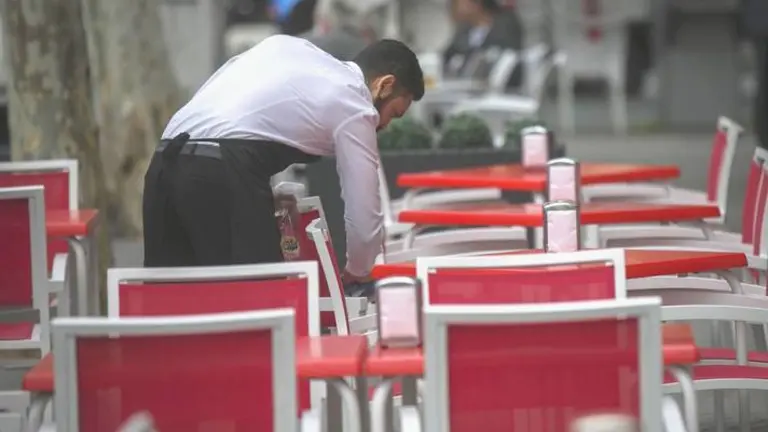 La hostelería sigue siendo el sector más empleo crea en la juventud onubense, andaluza y española