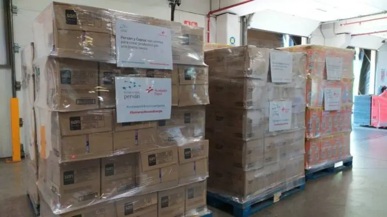 Productos donados por las fundaciones de Pers&aacute;n y Cepsa
