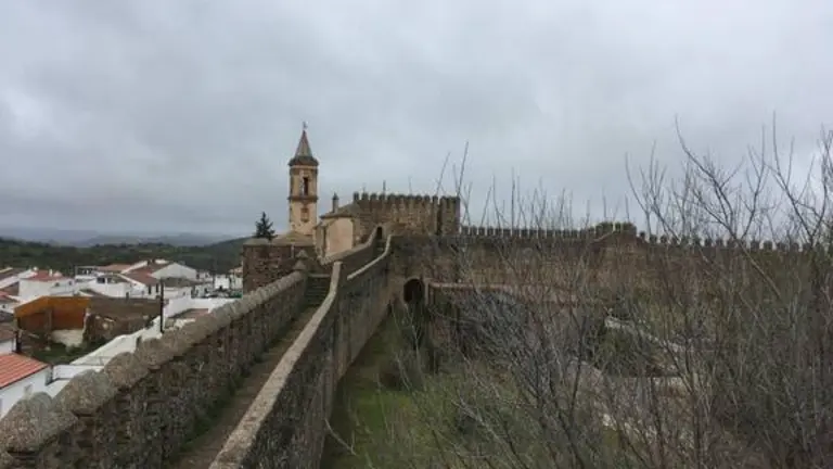 Castillo-Fortaleza de Cumbres Mayores