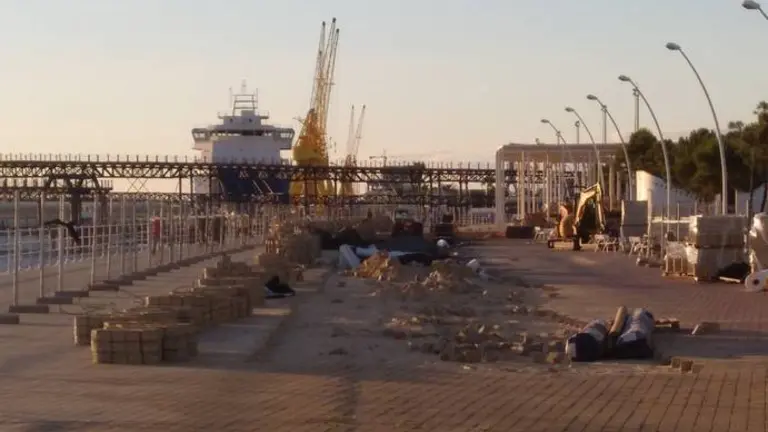 Obras en el Paseo de la R&iacute;a de Huelva.