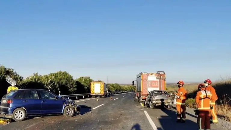 Im&aacute;genes del fatal accidente de Niebla. (Consorcio Bomberos de Huelva)