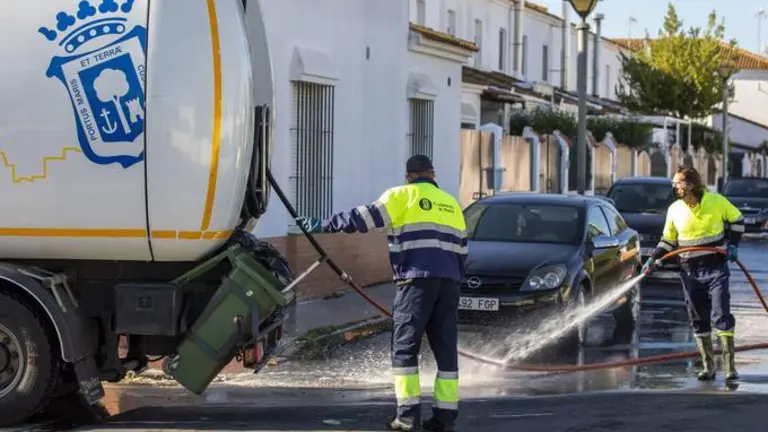 Limpieza Huelva en plena pandemia.