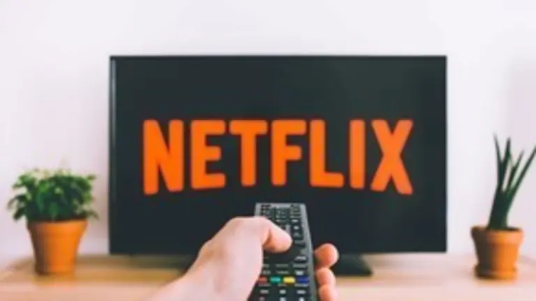 "Netflix, televisión, mando" Fuente: Pexels.com