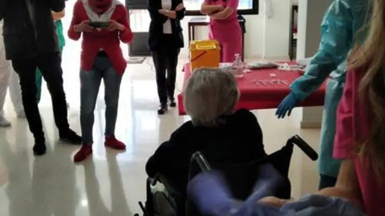 Vacunaci&oacute;n, esta ma&ntilde;ana, en la residencia de Valverde