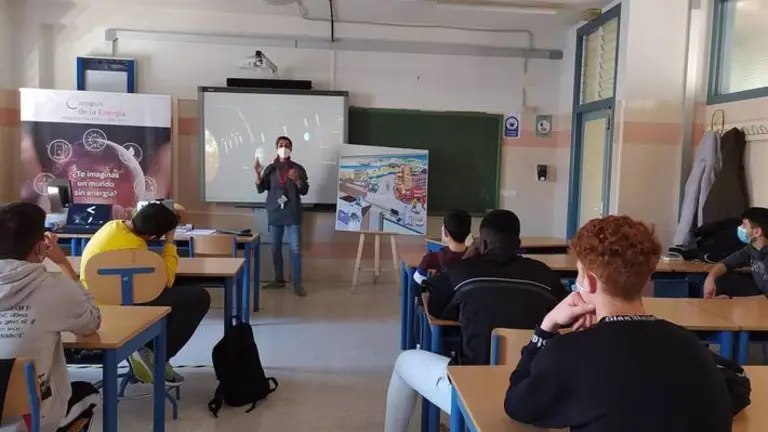 06/04/2021 Alumnos de un centro educativo de Huelva en el 'Campus de la Energ&iacute;a'.
POLITICA ANDALUC&Iacute;A ESPA&Ntilde;A EUROPA HUELVA SOCIEDAD
FUNDACI&Oacute;N CEPSA