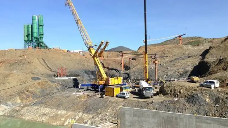 Obras de la Presa de Alcolea paralizadas
