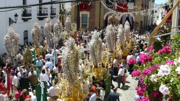 Cruces de Bonares en todo su esplendor