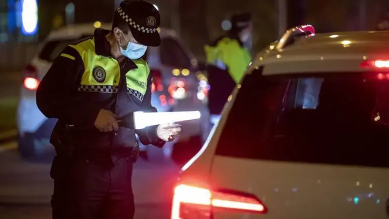 HUELVA, 25/01/21 HUELVA - CONTROL POLICIA LOCAL COVID .
Foto: ALBERTO DIAZ / AYUNTAMIENTO DE HUELVA