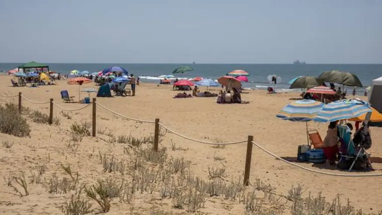 HUELVA - PLAYA EL ESPIGON .
Foto: AYTO HUELVA / ALBERTO DIAZ