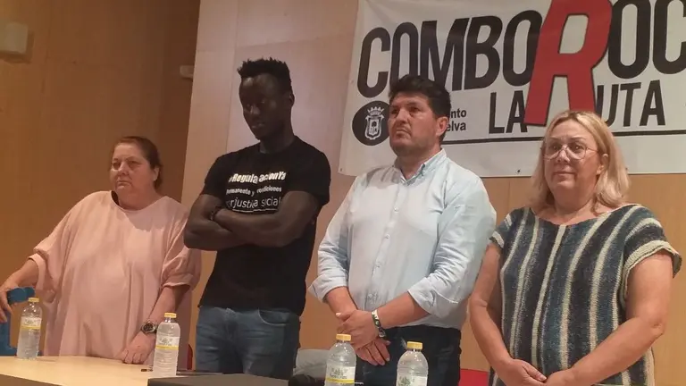 Mery Martínez, Seidou Diop, Marcos Toti y Mónica Rossi guardan minuto silencio por las víctimas en la frontera de Meilla