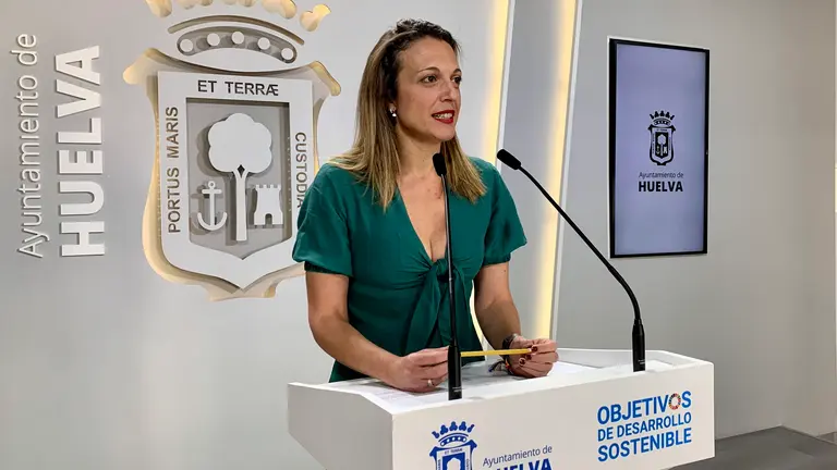 M.J. Pulido, e la rueda de prensa.