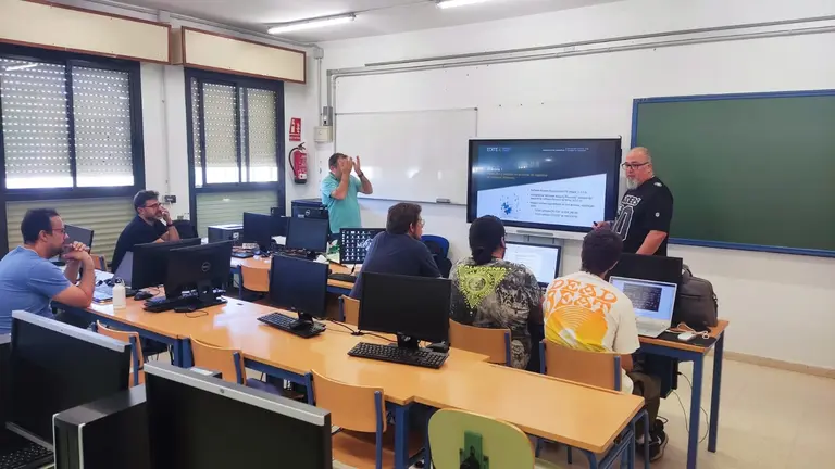 Edite Charla Inform&aacute;tica