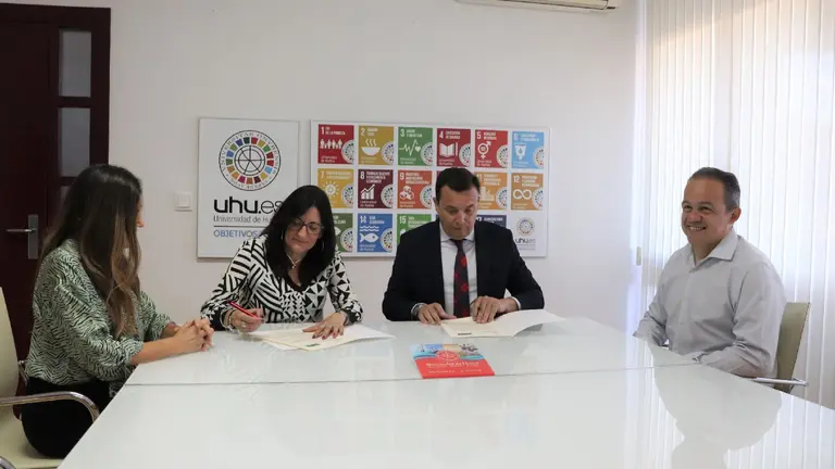 Convenio UHU Fundacion Caja Rural 01