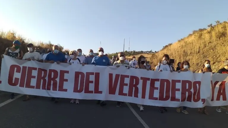 Manifestacion por el cierre del vertedero de Nerva