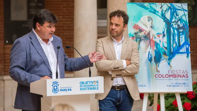 El alcalde, Gabriel Cruz, junto al concejal de Cultura, Daniel Mantero.