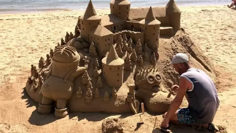 EF4C39EA-857A-42A7-B199-7B8D63F74C03