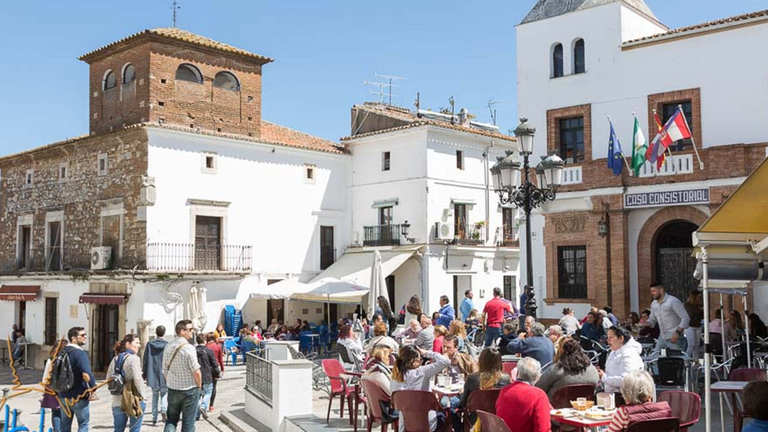 Plaza del Ayuntamiento de Aroche.