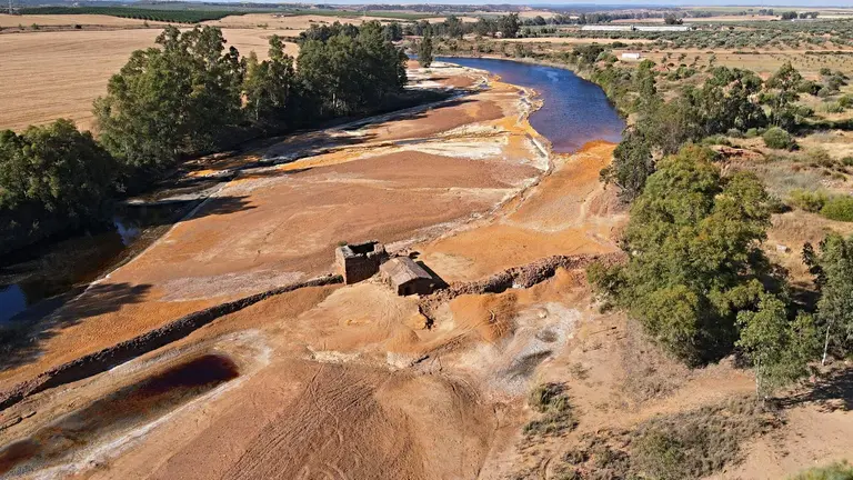 Río Tinto a su paso por Villarrasa