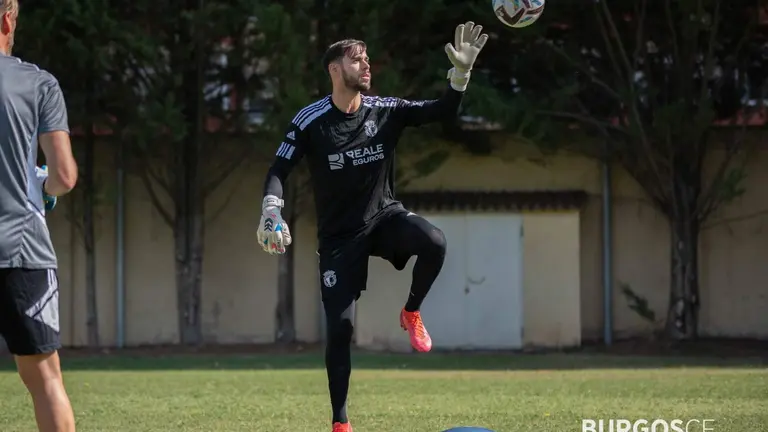 Caro ha fichado en propiedad por el Burgos CF.