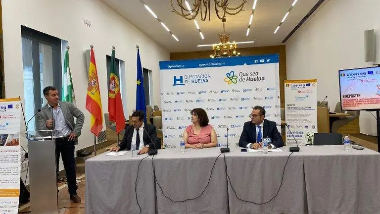 01DBEF35-1DA5-449C-9A7E-845FD1536322