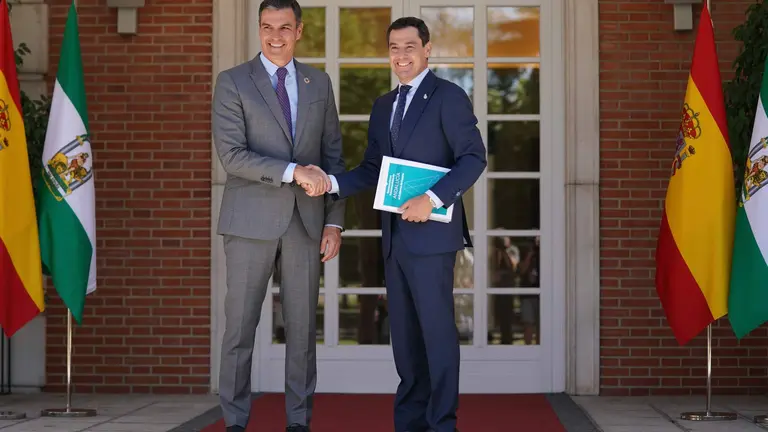 Juanma Moreno recibe a Pedro Sánchez