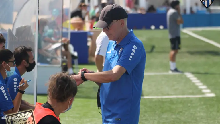 Antonio Toledo es el preparador del Sporting Club de Huelva.