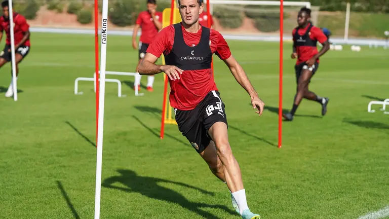 Juan Villar cambia el Almería por el Huesca.