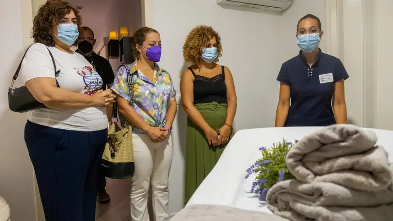 Un momento de la visita de Lim&oacute;n.