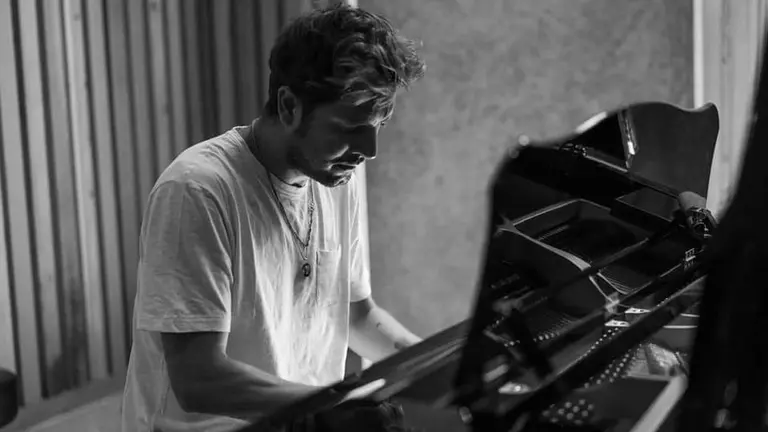 Manuel Carrasco en la grabación de su nuevo álbum