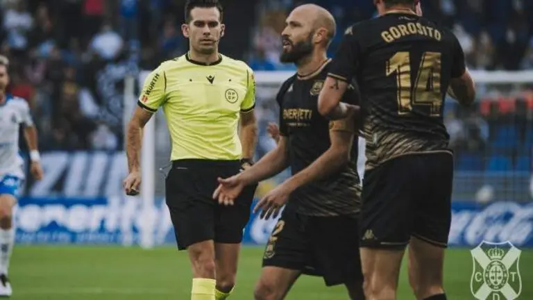 Alejandro González en un partido.