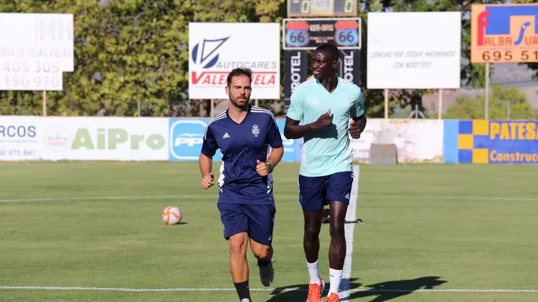 Mbaye ejercitándose en el Antonio Barbadillo de Arcos.