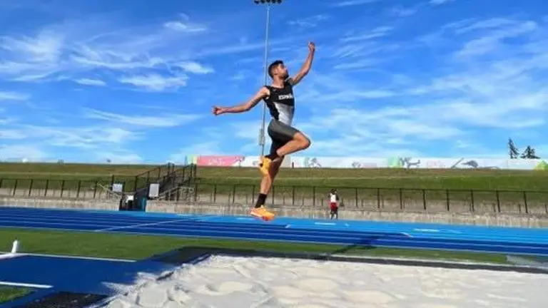 Héctor Santos entrenando.
