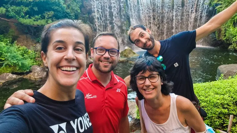 Carolina Marín haciendo turismo por Tokio.