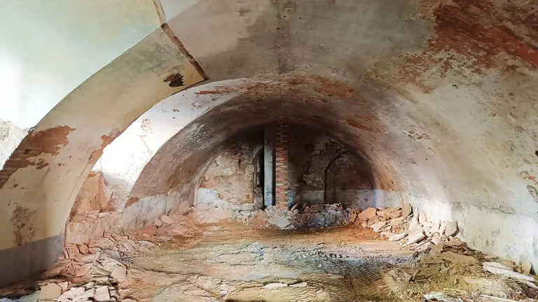 Sótanos del viejo cuartel de Santa Fe.