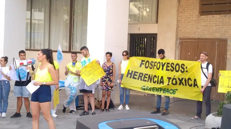 Protesta contra los fosfoyesos.