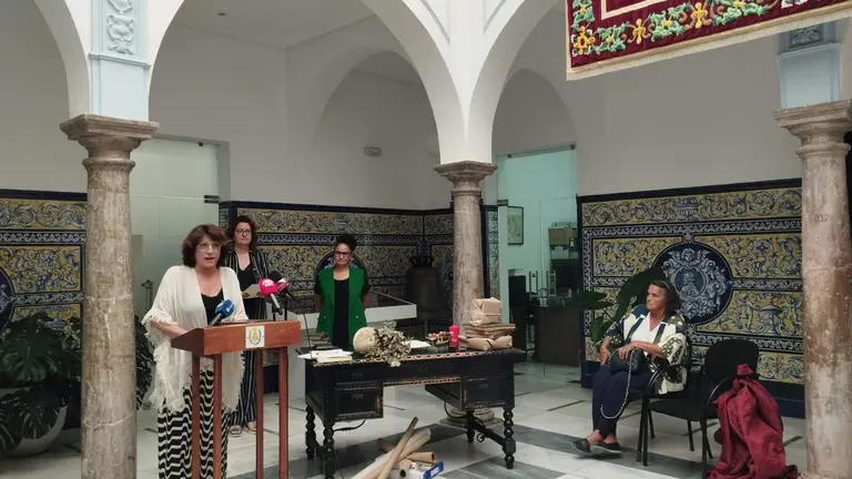 Ayuntamiento donación obras literarias