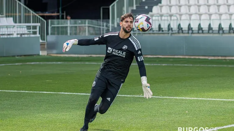 Caro en acción con el Burgos.