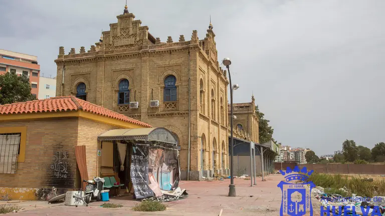 Zona de andenes de la estaci&oacute;n.
