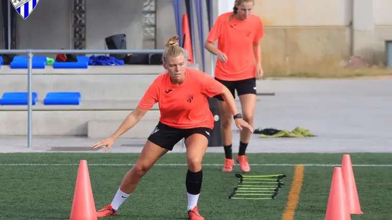 El Sporting de Huelva trabajando.