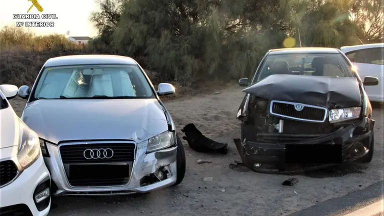 Estado en el que quedaron los coches tras la colisi&oacute;n