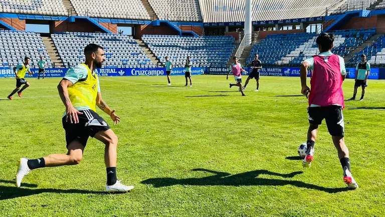 Al final, Juan Delgado se queda en el Recre.